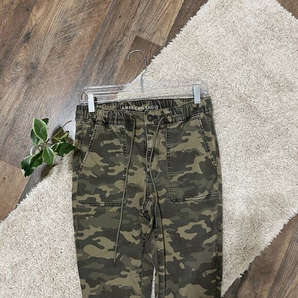 American Eagle Size 6 Camo High-Rise Zip Ankle Drawstring Jogger Jeans - Picture 3 of 6